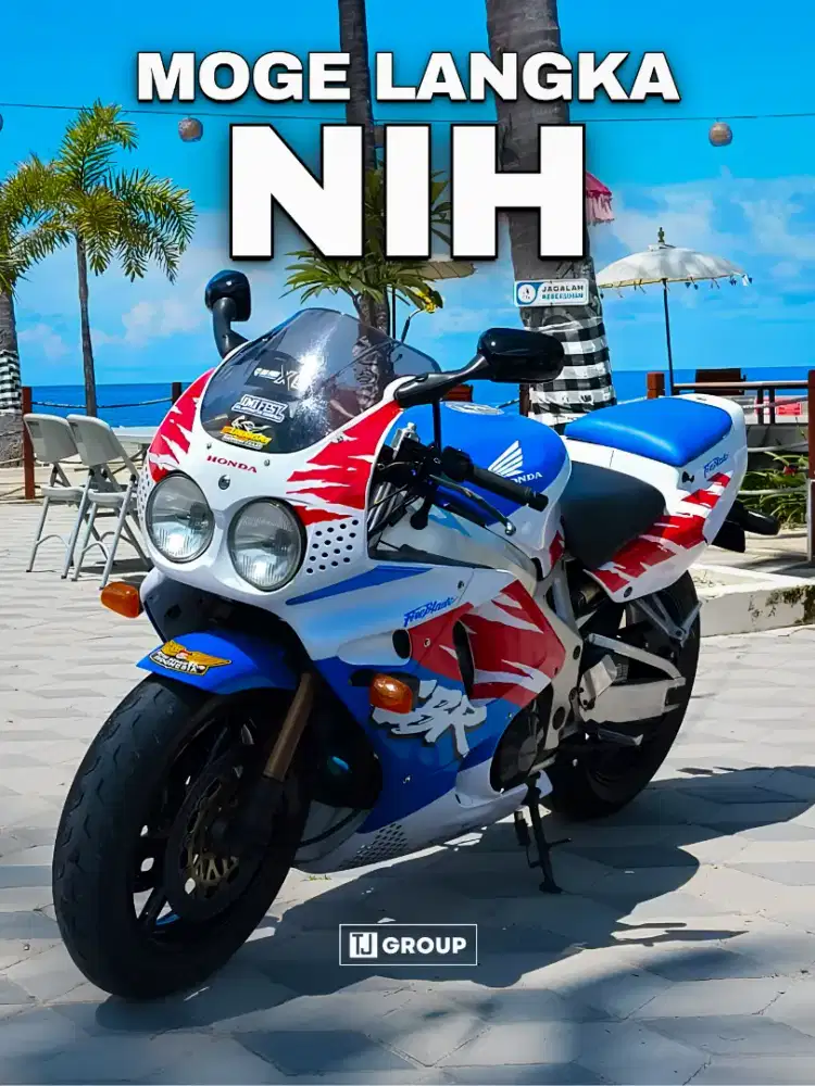 FOR SALE!! HONDA CBR 900RR FIREBLADE SC28 1992