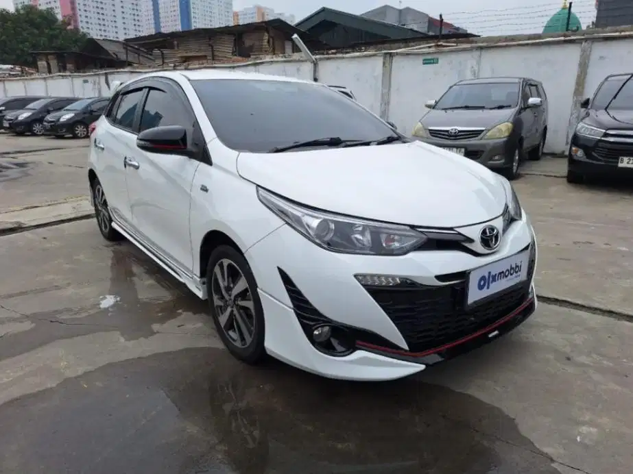 DP MURAH Toyota Yaris 1.5 TRD Sportivo Bensin-AT 2018 Putih CCYCB