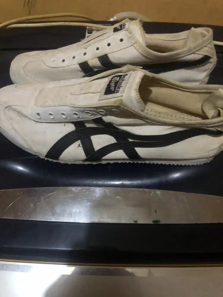 Onitsuka tiger ukuran 42