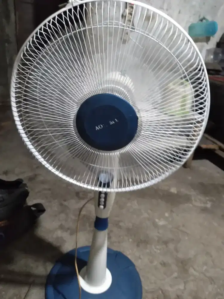 Kipas Angin Stand Berdiri
