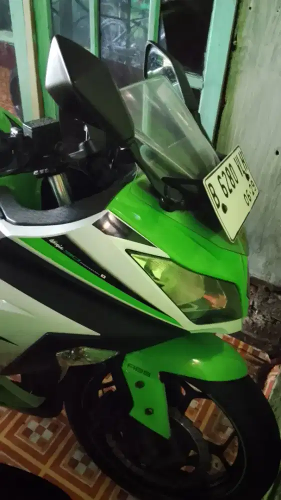 Kawasaki ninja 250fi spesial edition universari 30 tahun ninja