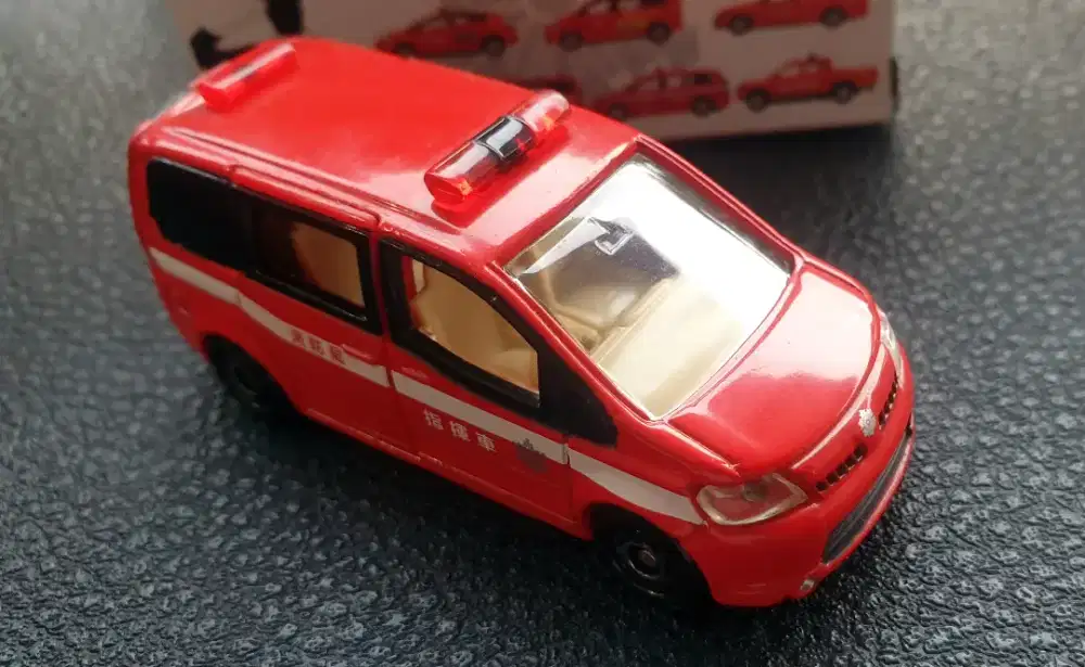 Diecast Tomica Nissan Serena c25 Fire Command Car Collection. (Rare)