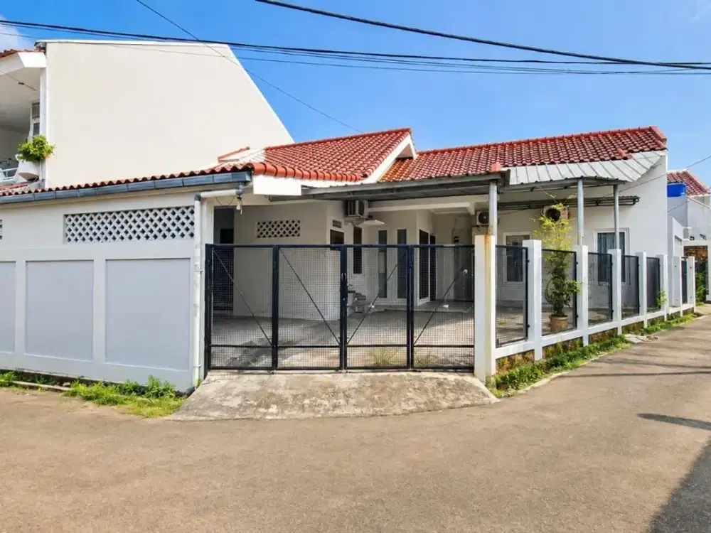 Rumah dijual Hook, Luas Siap Huni Pondok Kelapa, Jakarta Timur dekat Tol Becakayu