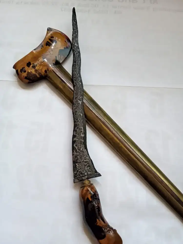 Keris sepuh cengkrong warangka kayu timoho