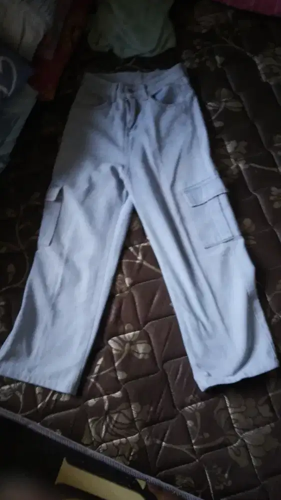 Celana lepis cargo bekas