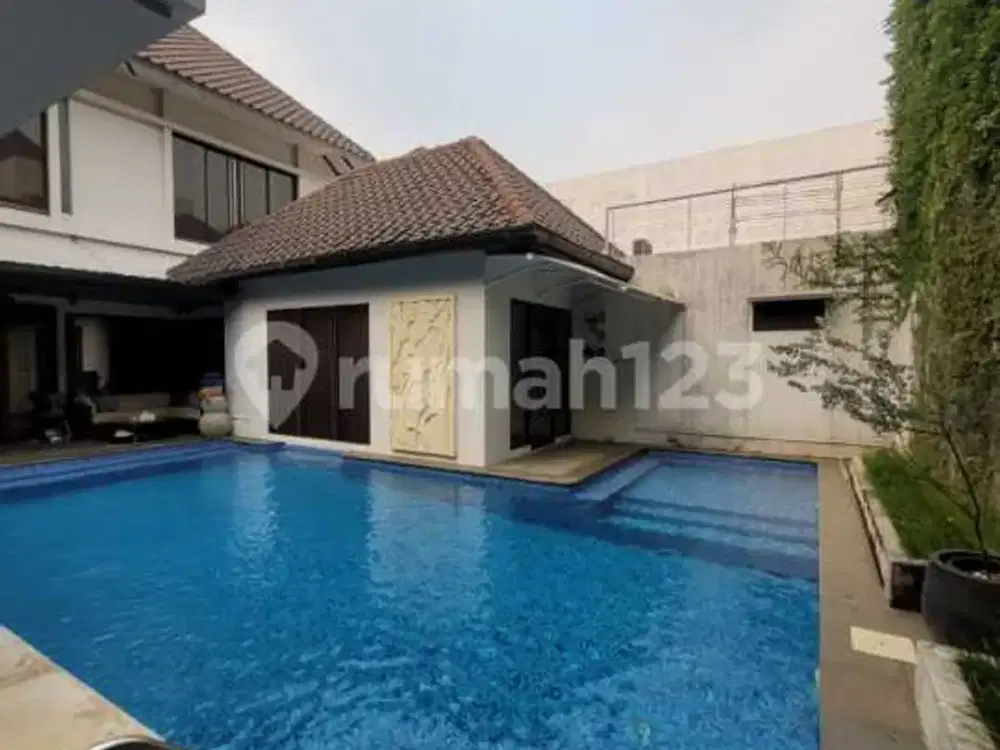 Rumah Mewah Ada Kolam Renang Kawasan De Park BSD