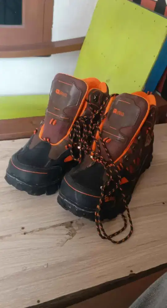 Sepatu hiking/Kerja proyek