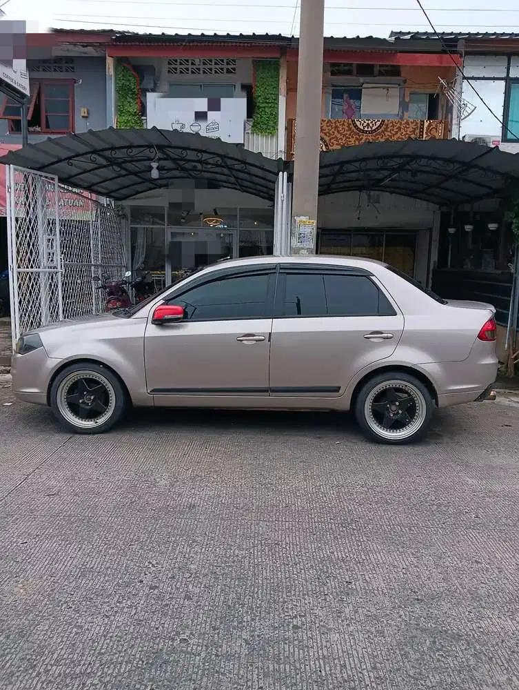 Proton Saga 2011 Bensin