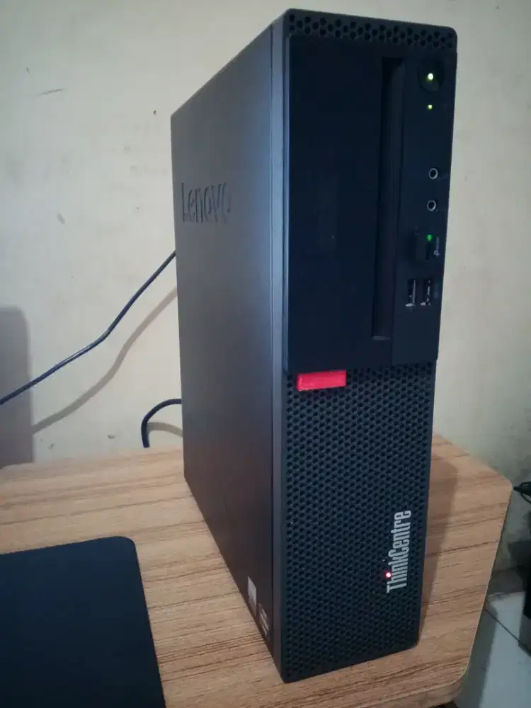 PC Ryzen 5 2400G Lenovo ThinkCentre Sff