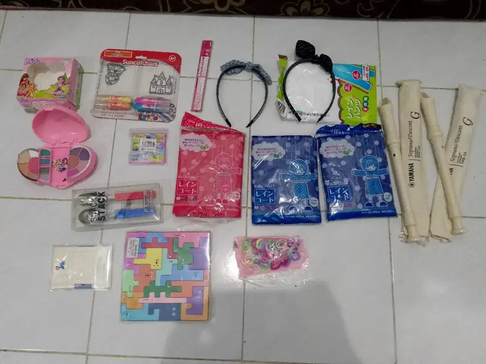 Mainan anak2 dan jas ujan