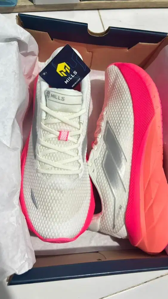 Running Shoes Mills size 38