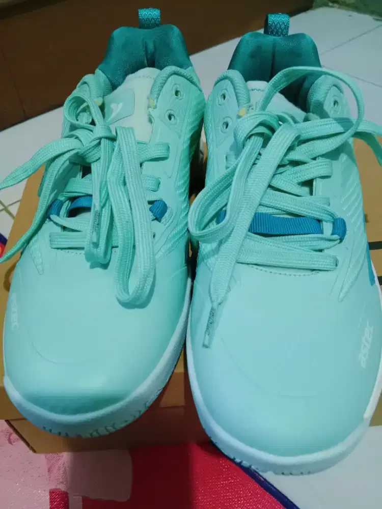 Sepatu bulutangkis Astec Sky Blue size 39
