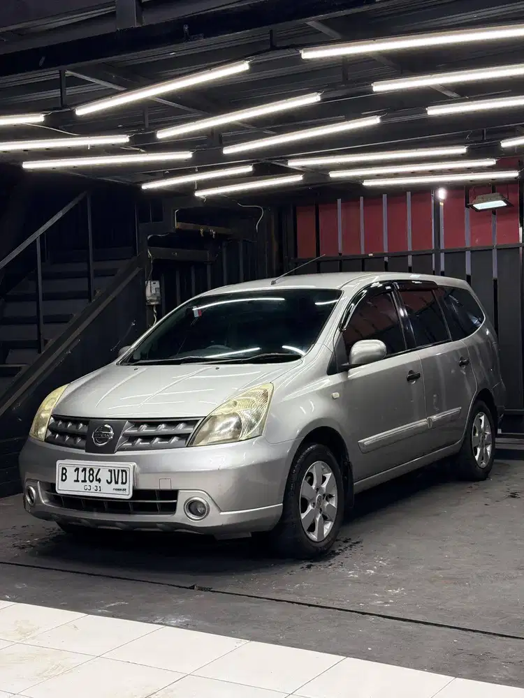 Nissan Livina Matic [2010]