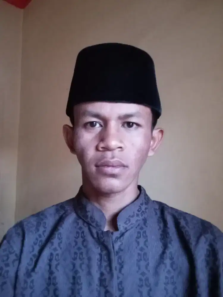 Art, waiter, cleaning service, driver, atau apapun yang penting halal.