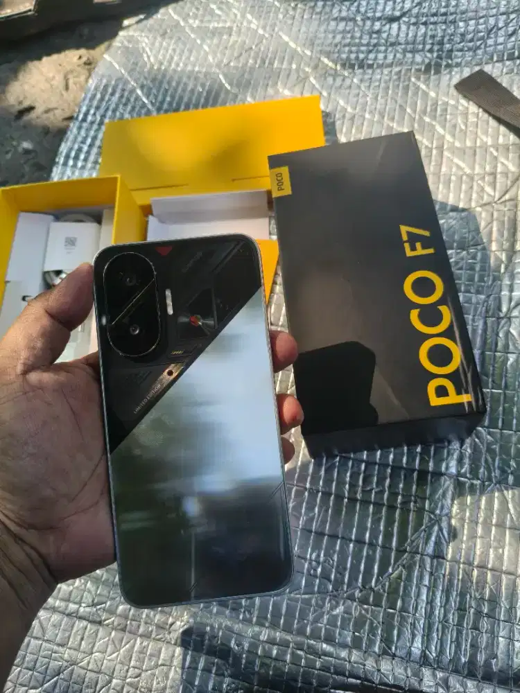 poco F7 ram 12/512