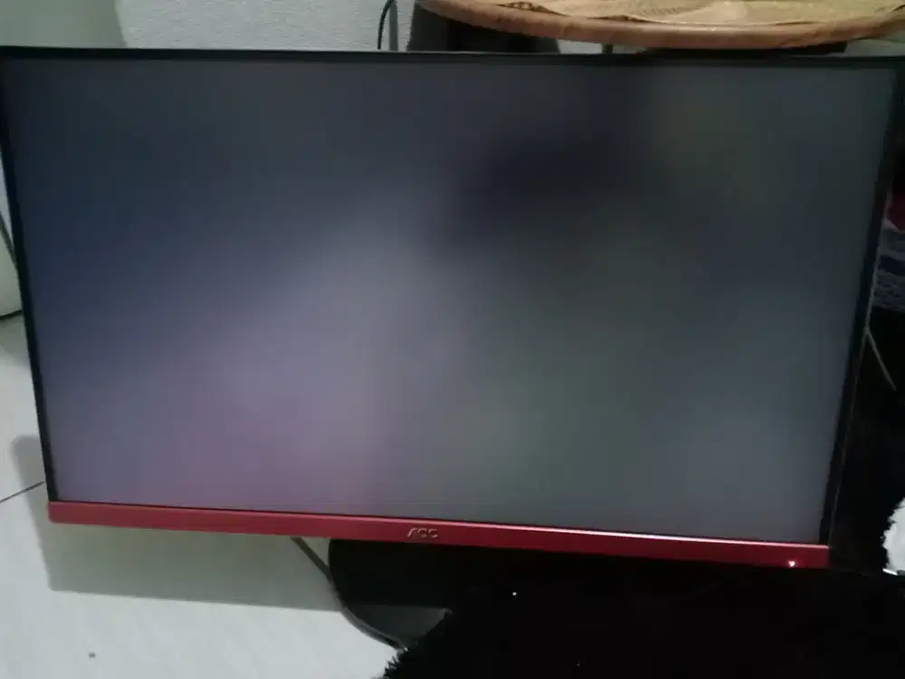 RUSAK Layar monitor 27' merk AOC