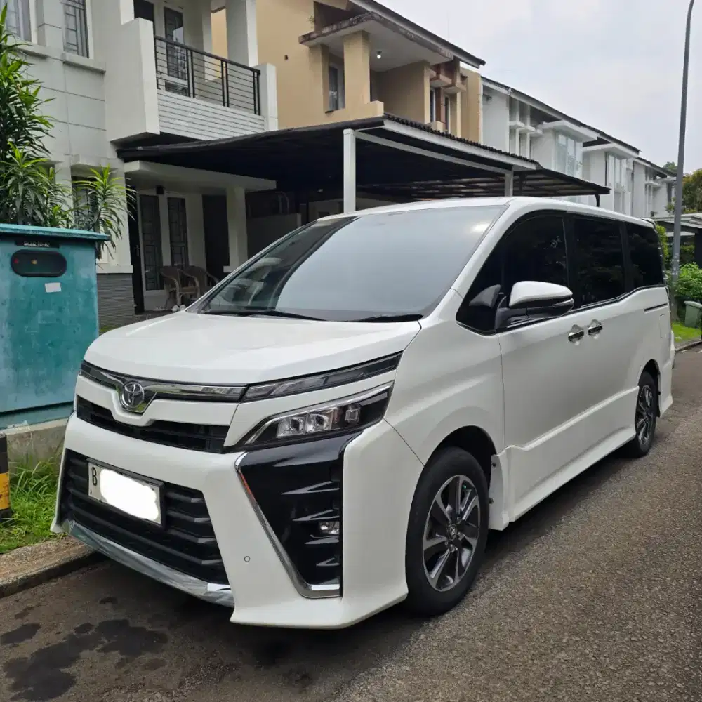 Toyota voxy th 2018