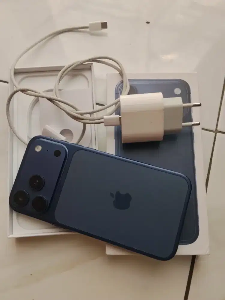 I phone 17 pro max  high detai copy