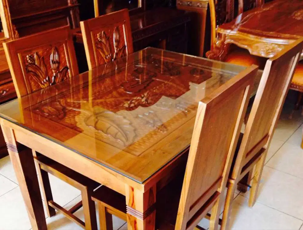 Meja makan 4 kursi kayu jati 1.500