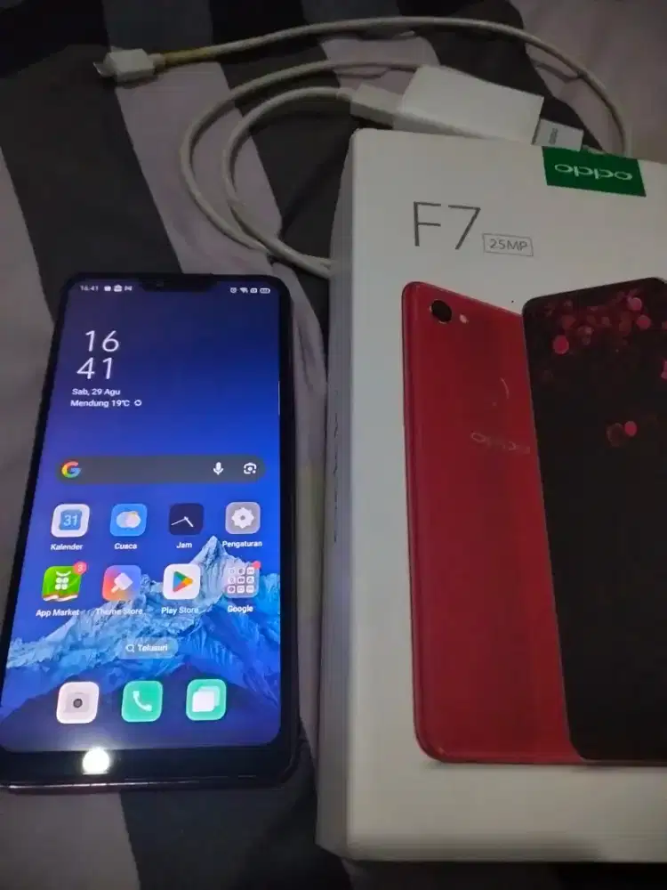 Oppo F7 ram 4 GB 64 gb