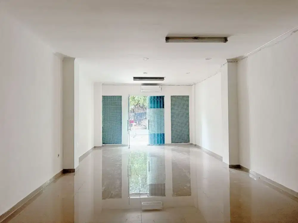 Disewakan Ruko Ramai Strategis di Tebet Jakarta Selatan