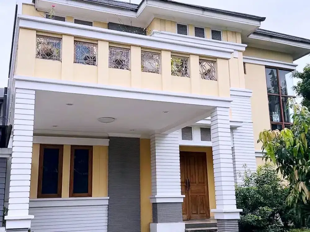 Dijual Rumah Posisi Hook di Cluster Tengah Kota Wisata Cibubur