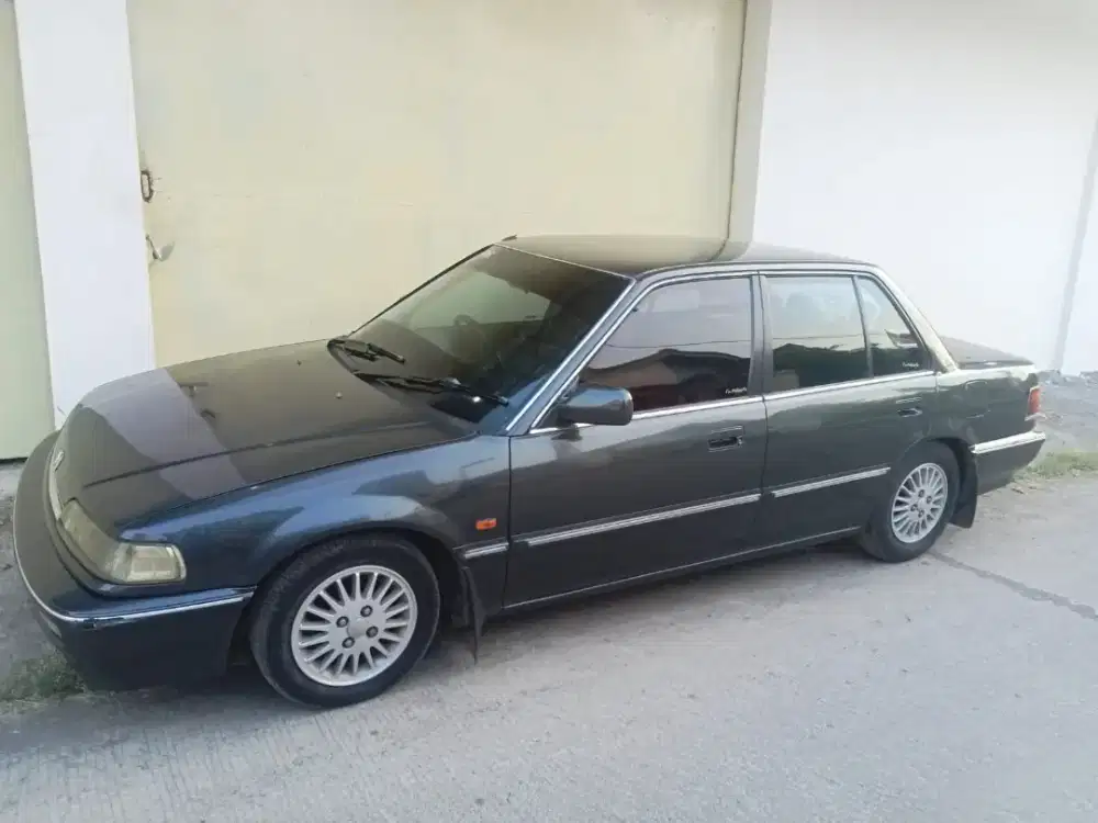 Honda grand civic tahun 1990