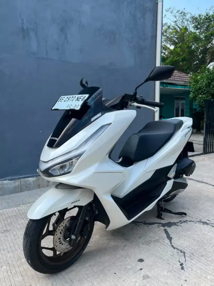 2025 Honda PCX NEW ABS warna favorit kondisi masih seperti baru