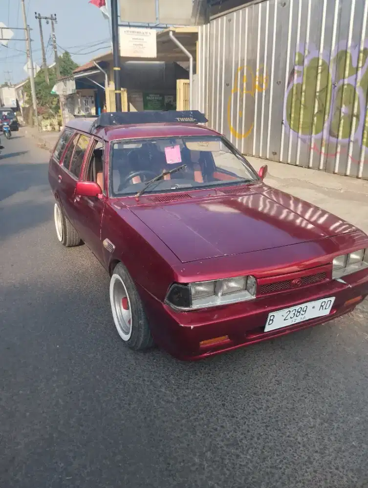 Mazda vantrend thn 95 ss kumplit