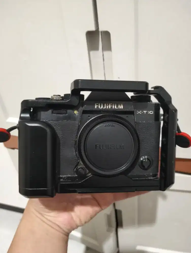 FUJIFILM XT10 BODY ONLY
