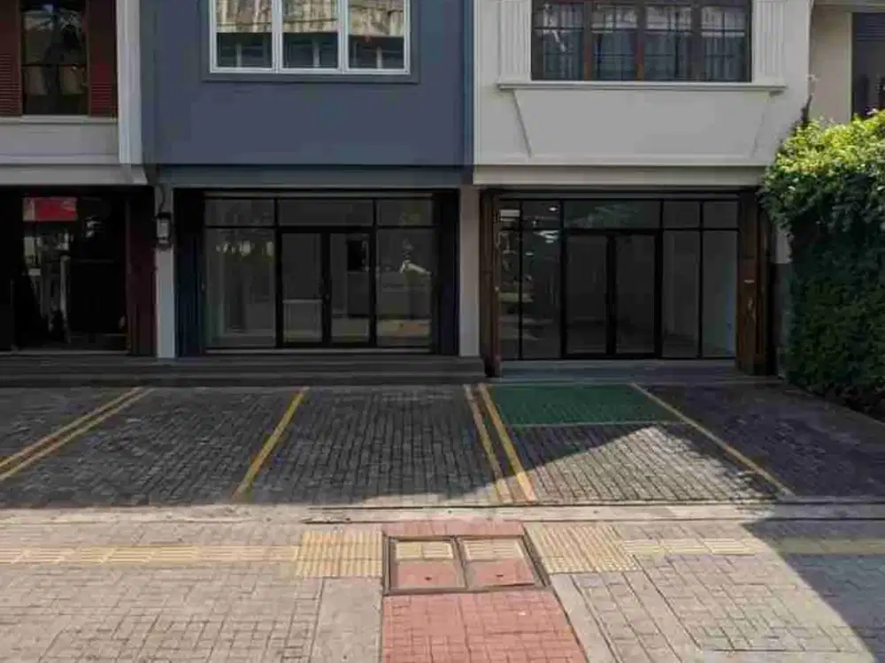 Disewakan Ruko 3lt Area Senopati Kebayoran Baru