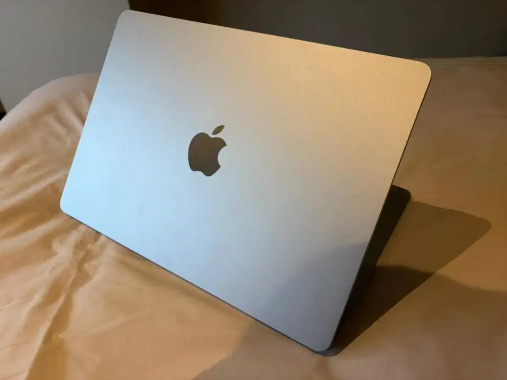 MacBook Air M5 13,6” 16 GB/1 TB Sky Blue iBox — Like New