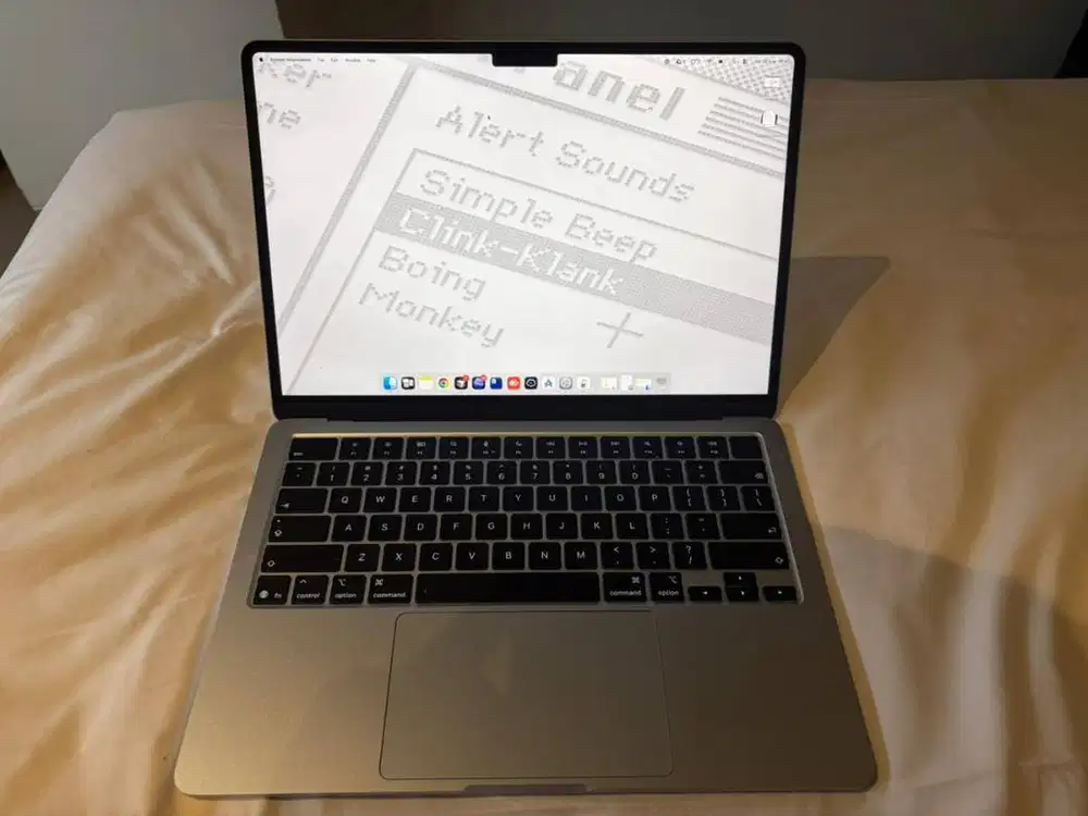 MacBook Air M5 13,6” 16 GB/1 TB Sky Blue iBox — Like New
