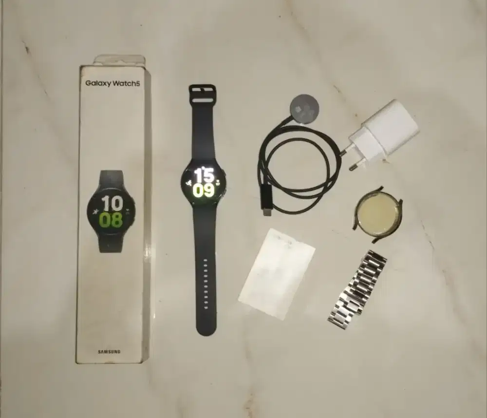 Jam Smartwatch Samsung Galaxy Watch 5 44mm Black – Fullset dan bonus