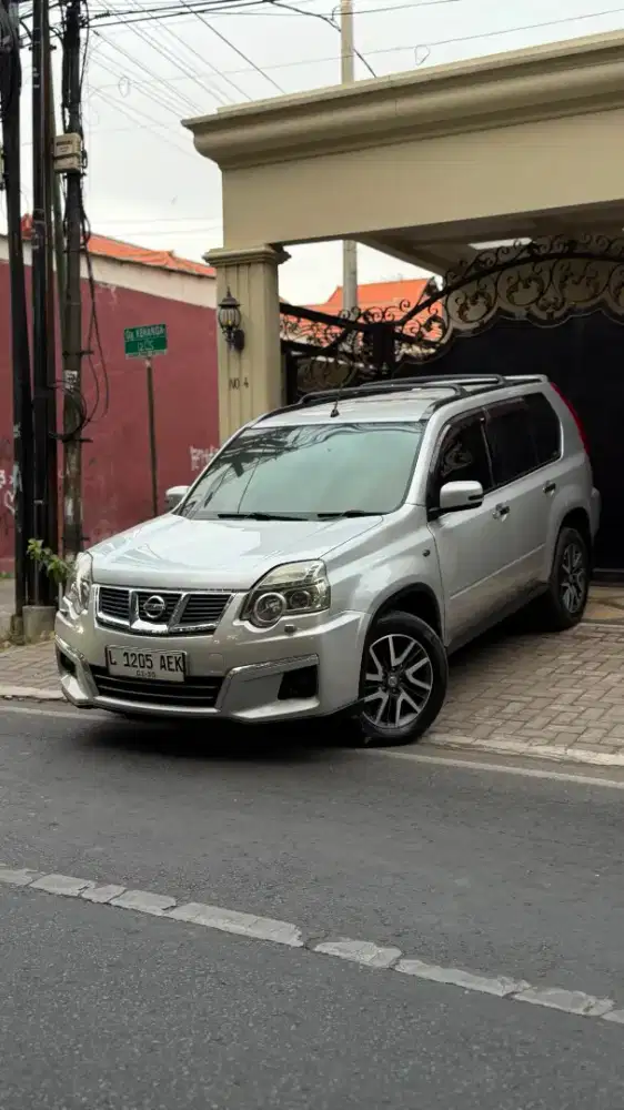 NISSAN XTRAIL URBAN 2.5 PMK 2015 AT FULSET ORIGINAL TOTAL