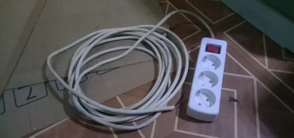 Kabel 6meter dan stopkontak lampu