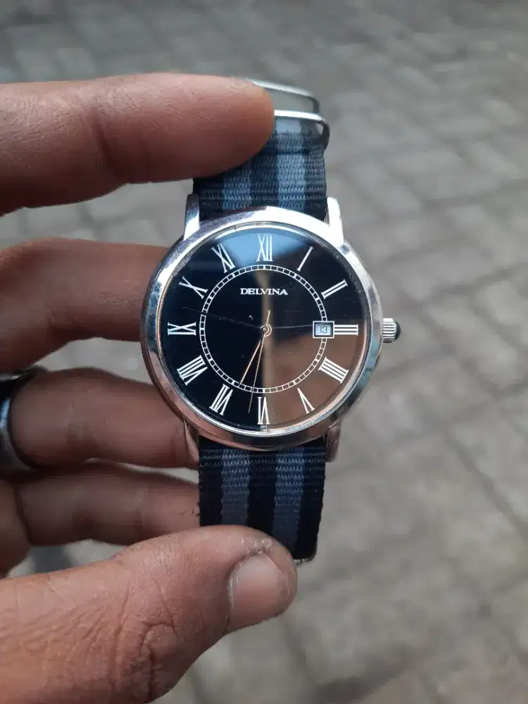 Jam tangan delvina