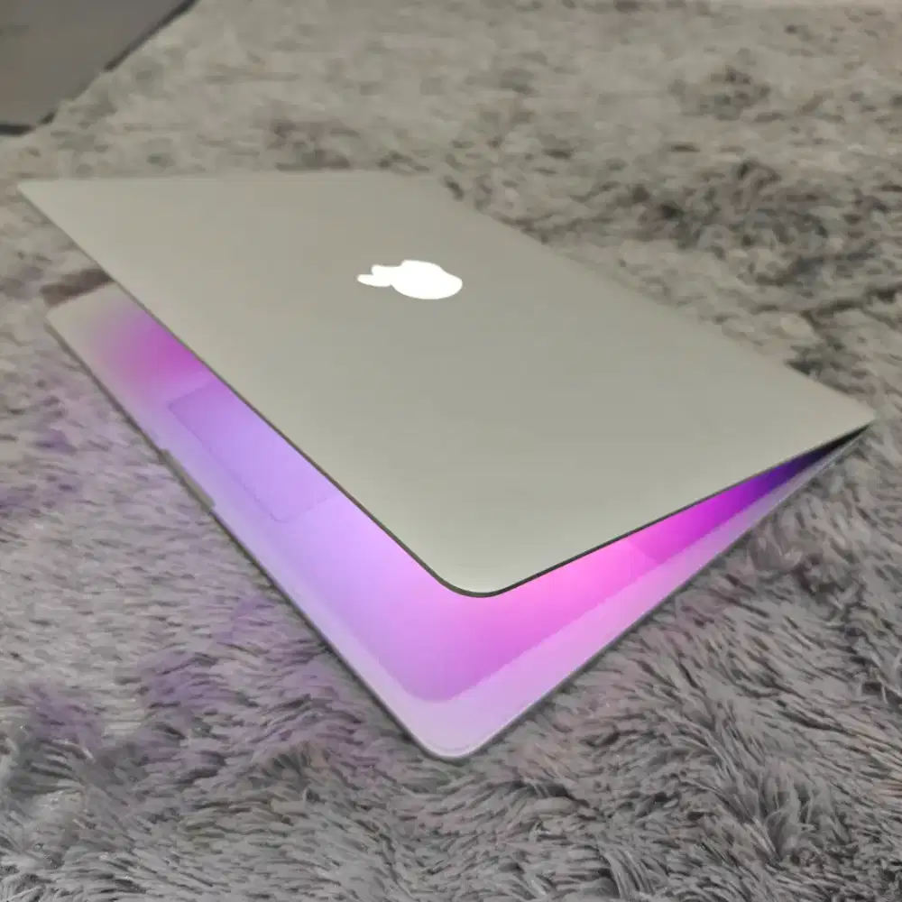 MacBook Pro Retina 2015 15 i7 16/256 Apple nyala 15 inci