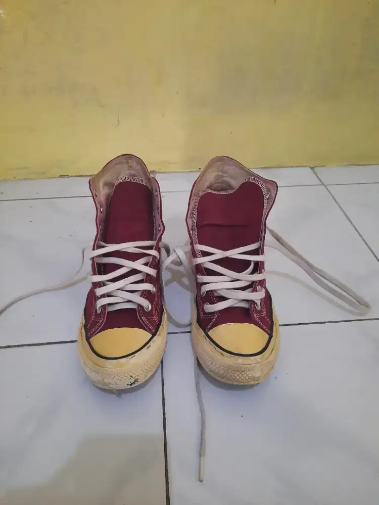 Sepatu converse cuck taylor red size40