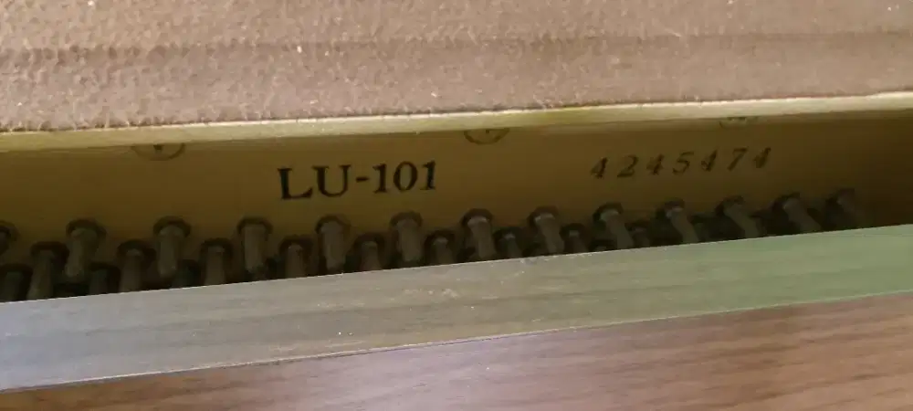 Di jual piano Yamaha LU 101