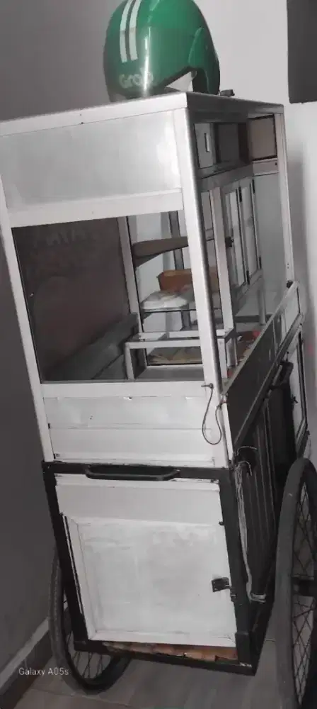 Gerobak bekas dagang