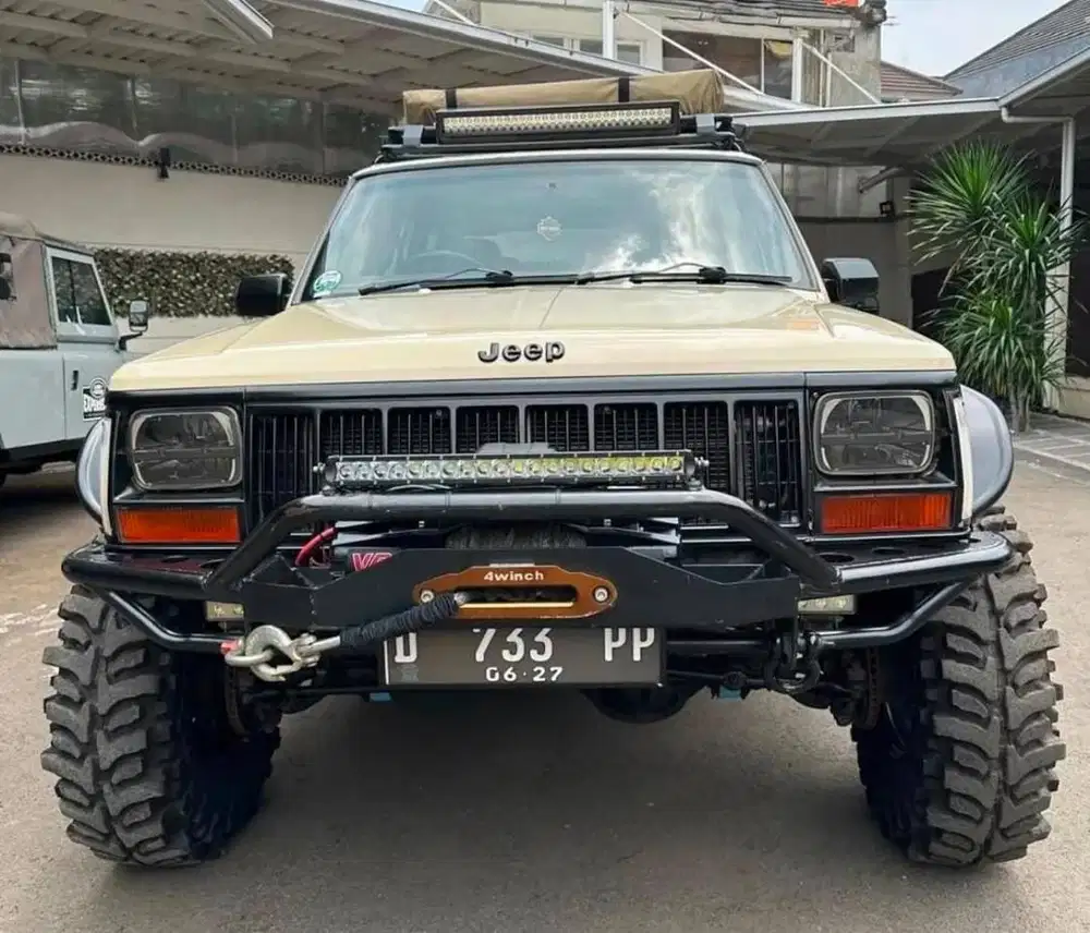 DIJUAL JEEP CHEROKEE