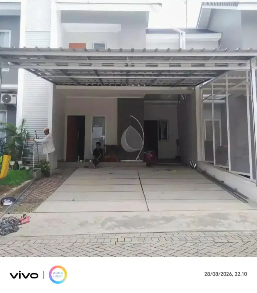 Pasang kanopi baja ringan