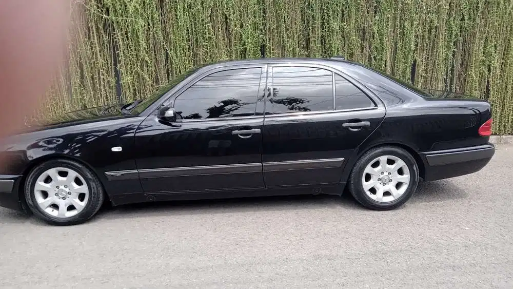 Mercedes-Benz E230 1997 Bensin
