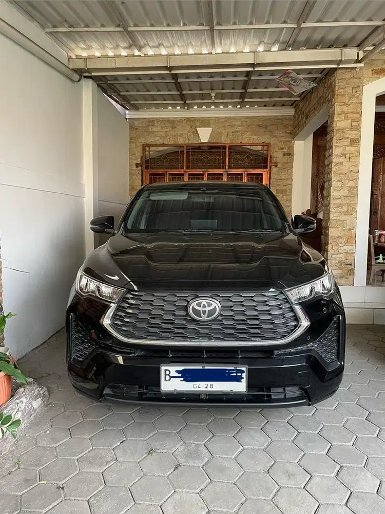 Dijual Toyota Kijang Innova Zenix