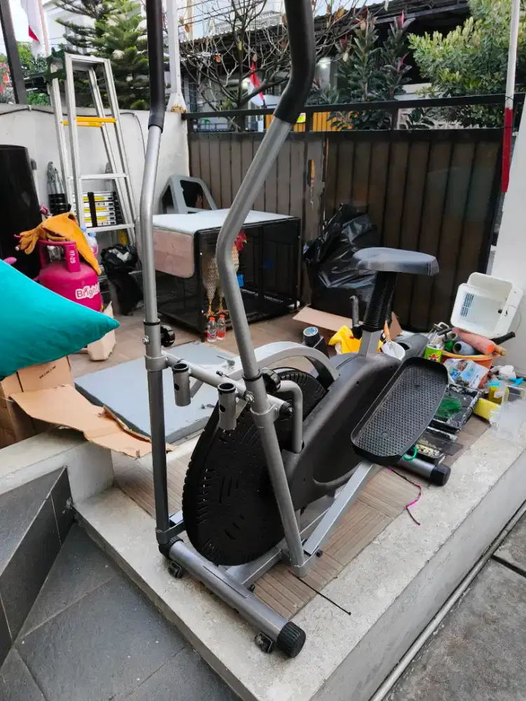 Sepeda statis / Elliptical bike
