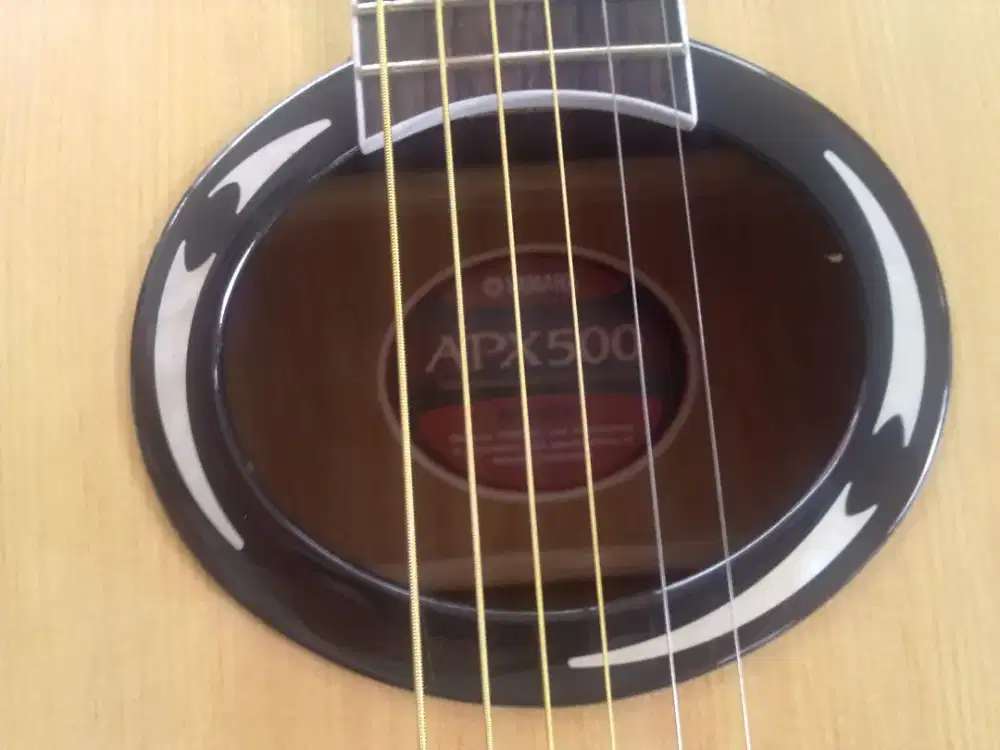 Gitar akustik elektrik