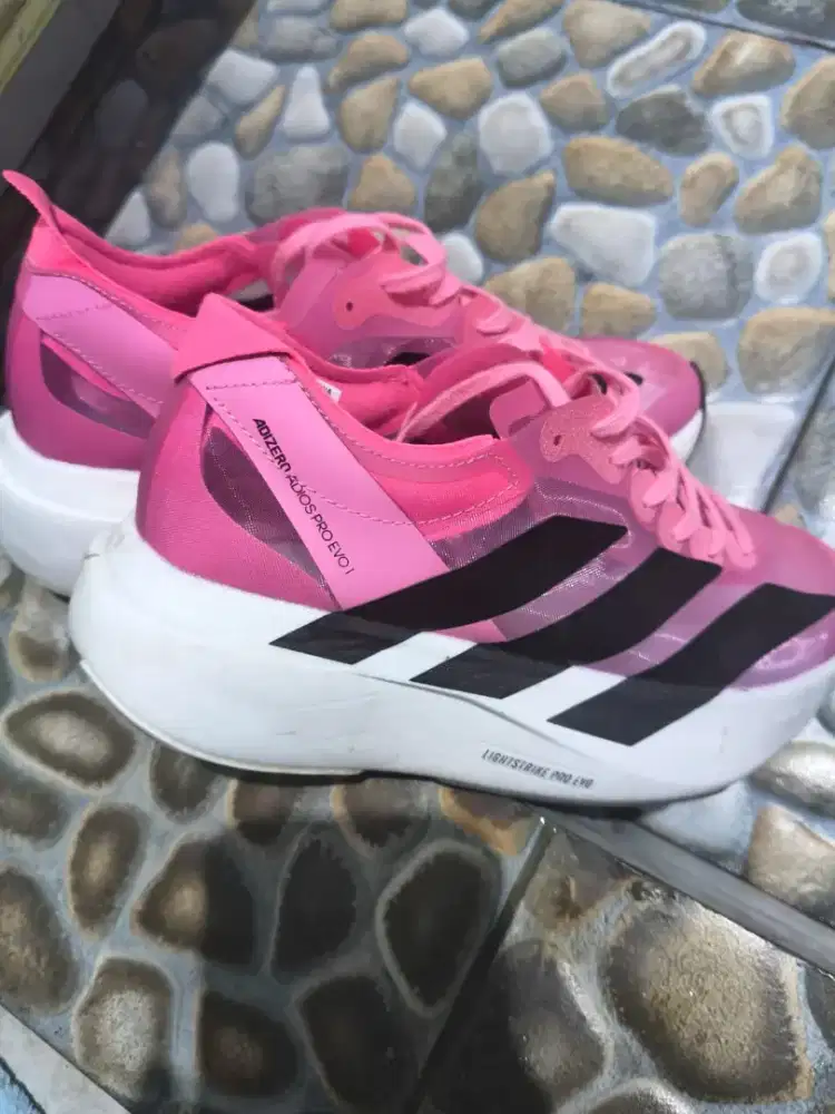 sepatu adidas cewek