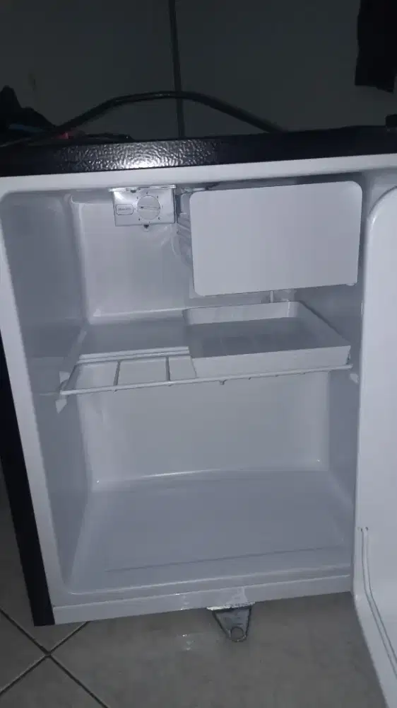 Kulkas mini GEA gmb 50 L