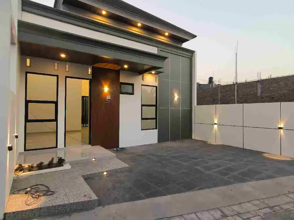 RUMAH BARU SIAP HUNI DALAM CLUSTER LOKASI DEKAT MALL SCH